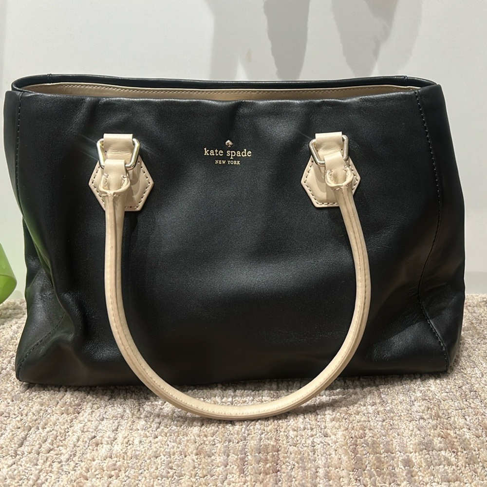 Kate Spade Black and Cream Tote Bag with Structured Design